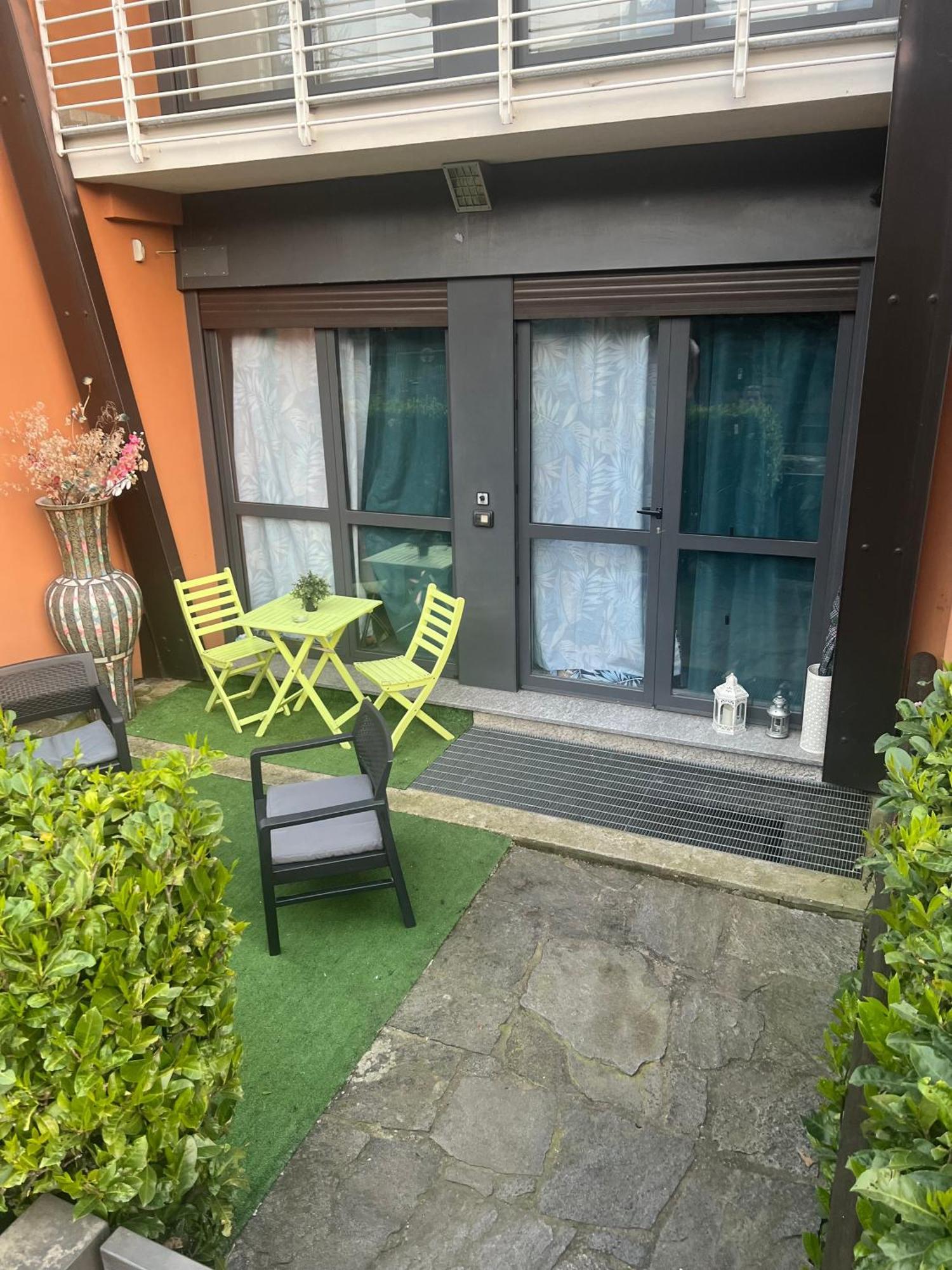 B&B Resilienza - Camera Privata Con Bagno Lecco Kültér fotó